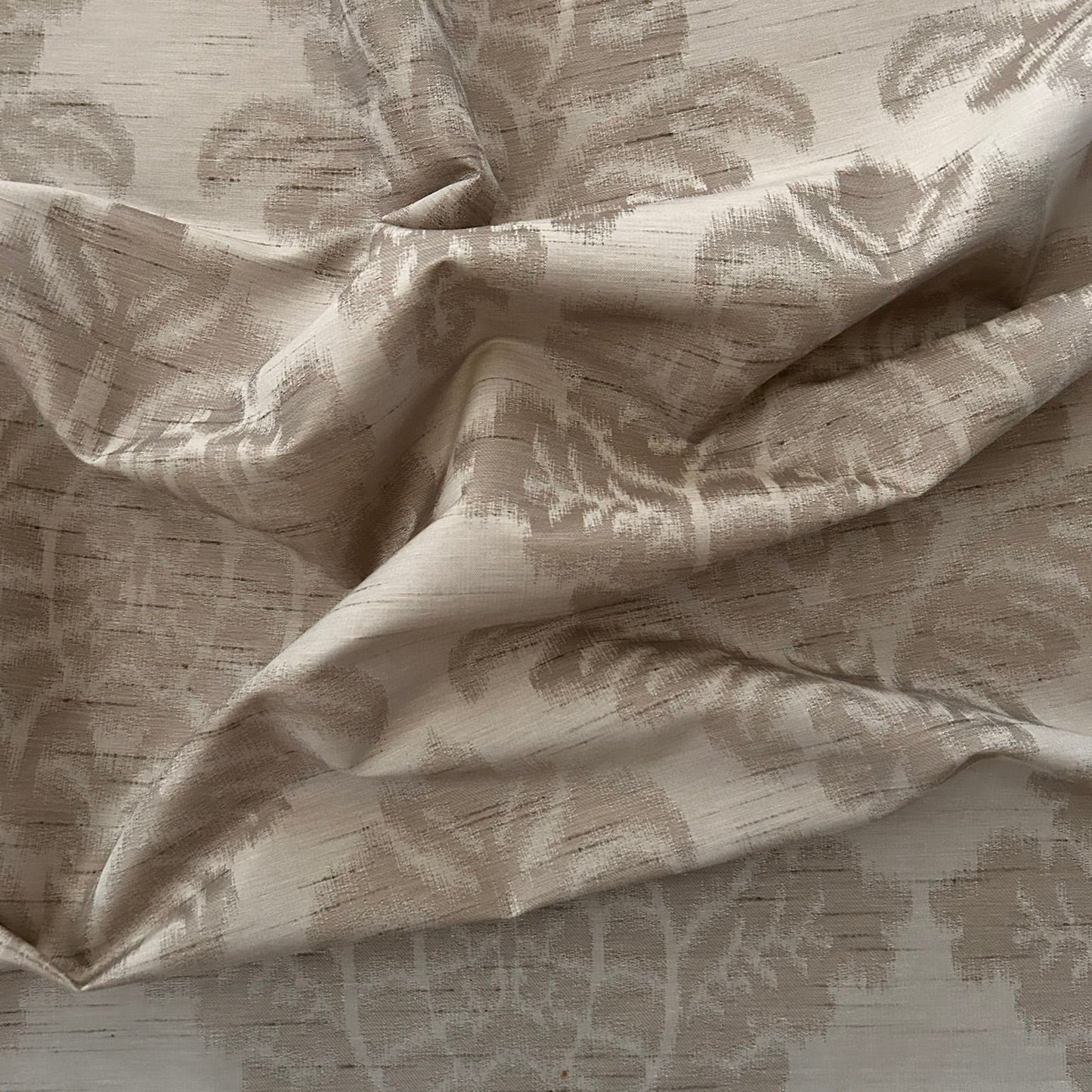 Roslyn Fabric in Linen (Oddment)